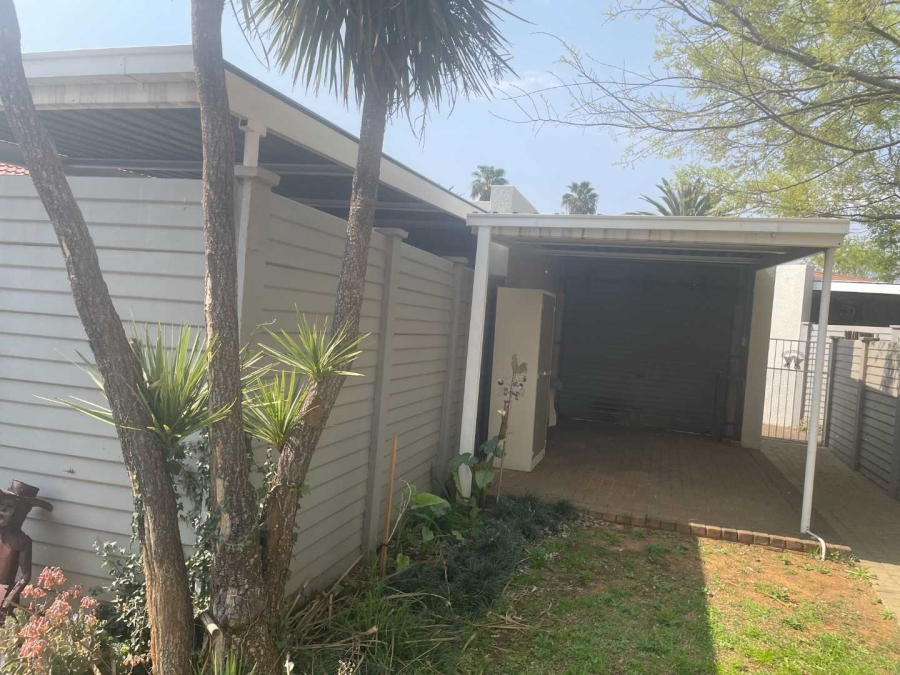 2 Bedroom Property for Sale in Langenhovenpark Free State